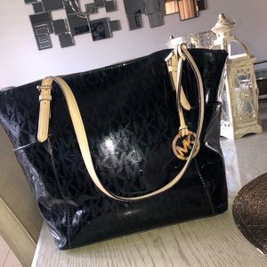 Michael Kors HandBag 10/10 condition